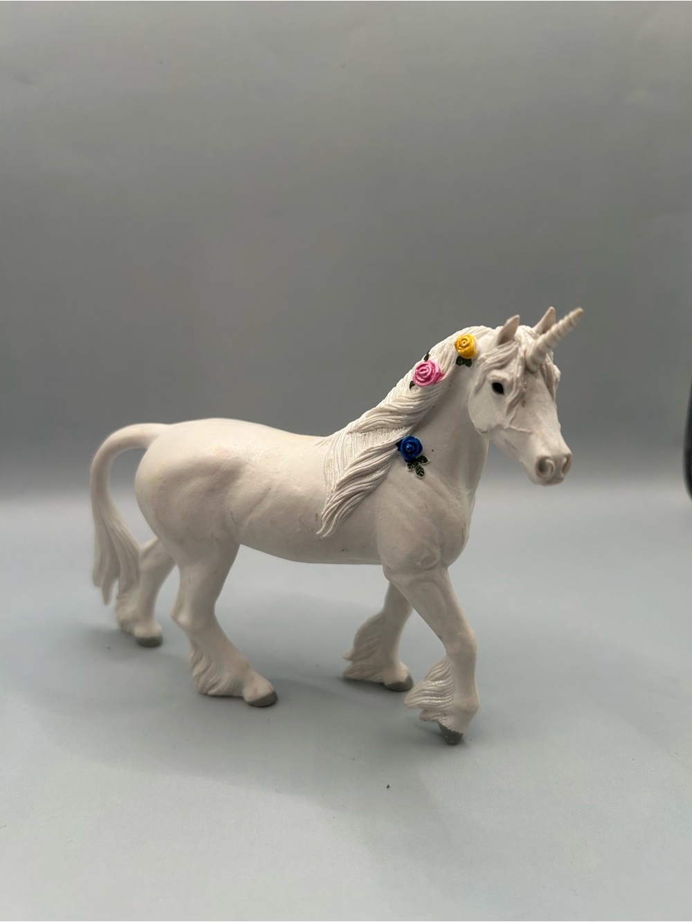 Safari Ltd. Mythical Realms White Unicorn Figurine 2008 Pony Fantasy

Used playe